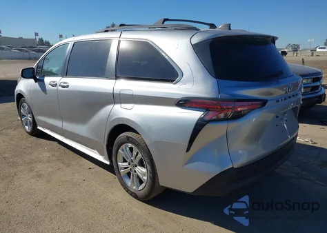 2022 Toyota Sienna Xle z USA, uszkodzony, nr VIN 5TDJRKEC4NS087334